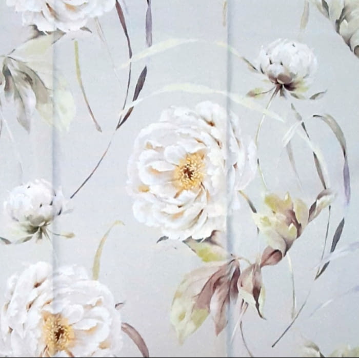 Tela loneta gris flores blancas 280