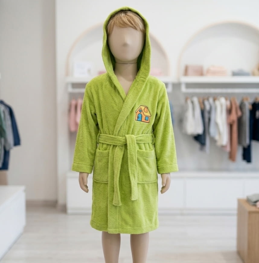 Albornoz infantil terciopelo verde. Tallas: 6 y 8 sños