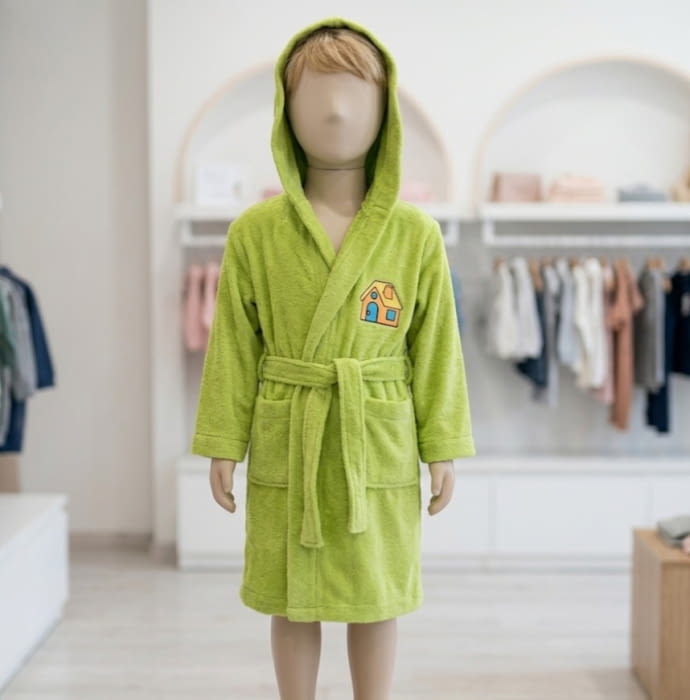 Albornoz infantil terciopelo verde. Tallas: 6 y 8 sños