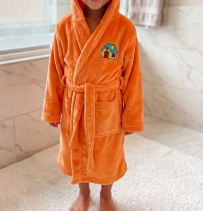 Albornoz infantil terciopelo naranja com capucha. Talla 6