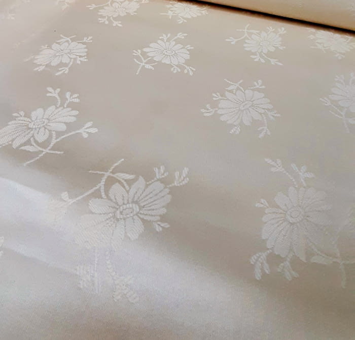 Tela adamascada flores beige