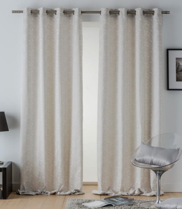 Cortina confeccionada jaquard hojitas Dan.