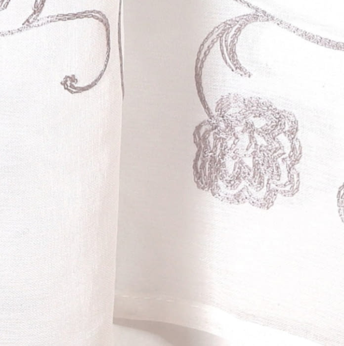 Visillo confeccionado bordado flores grises - 4