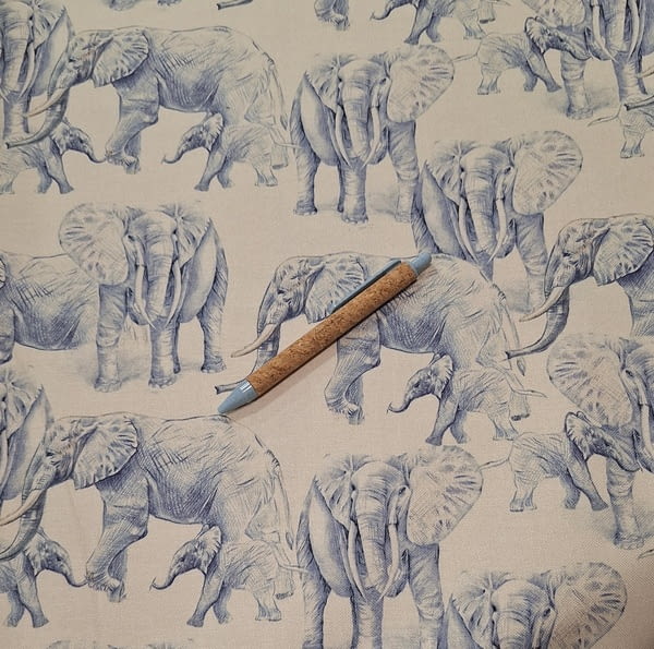 Tela Half panamá beige elefantes azules - 2