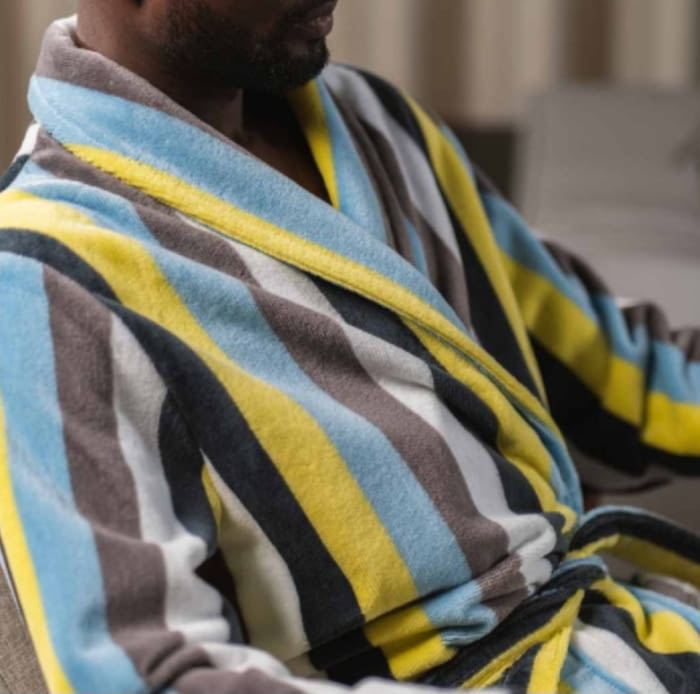 Albornoz azul rayas amarillas y azules - 1