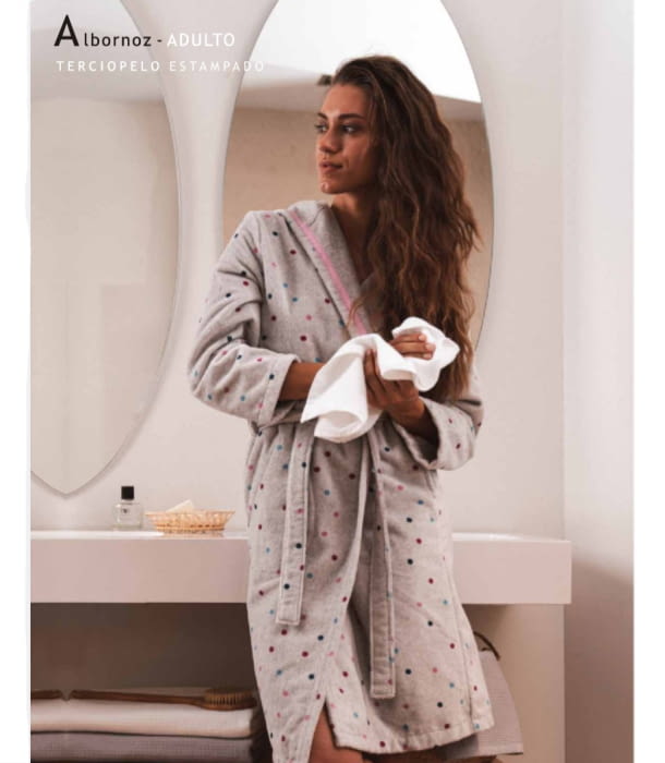 Albornoz terciopelo gris lunares colores