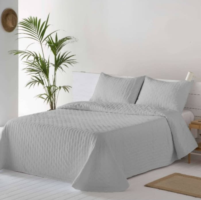 Colchas grises