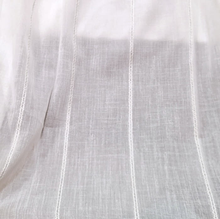 Tela visillo blanco rayita relieve gris - 2