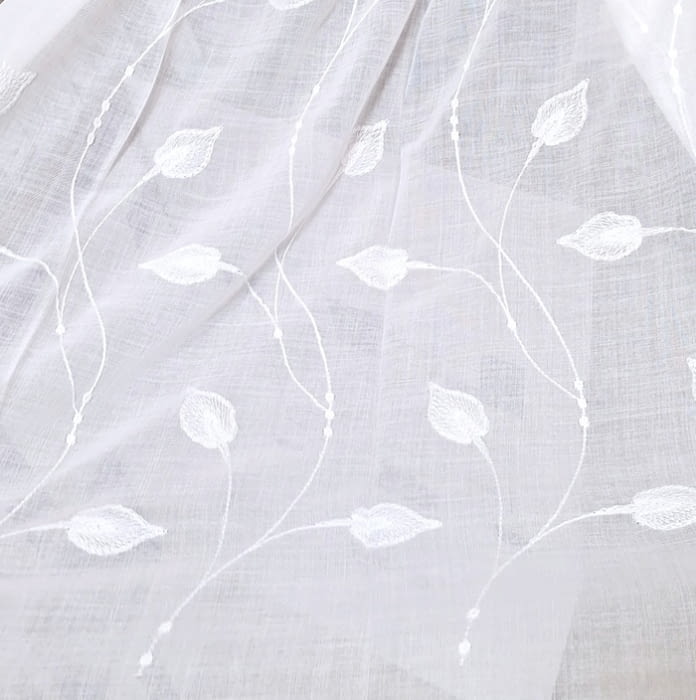 Tela visillo blanco bordado hojas delicadas