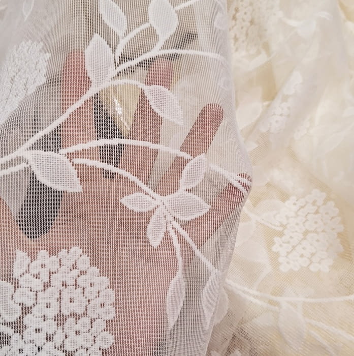 Tela por metros retal malla beige flores - 2