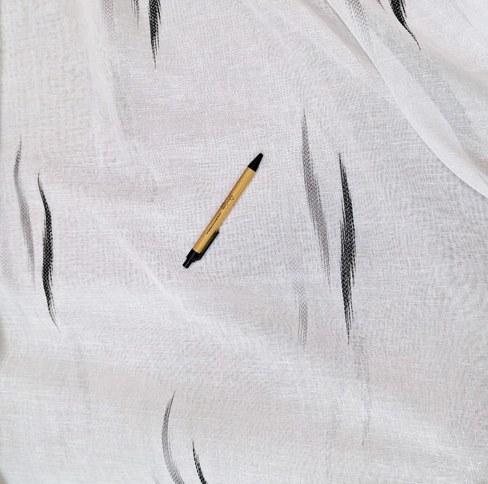 Tela visillo blanco con motivos negros - 1