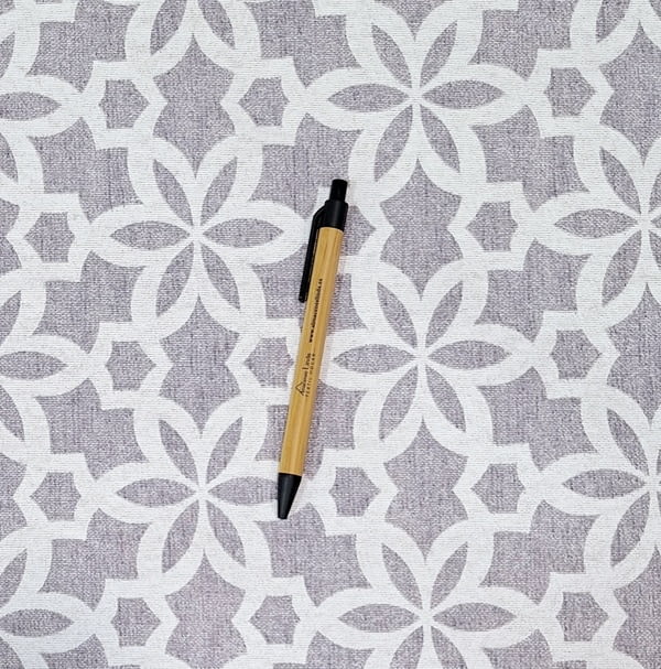 Tela resinada gris damasco para mantel - 2