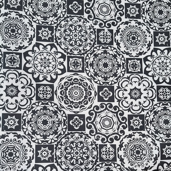 Tela resinada negra y blanca para mantel