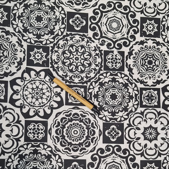 Tela resinada negra y blanca para mantel - 4