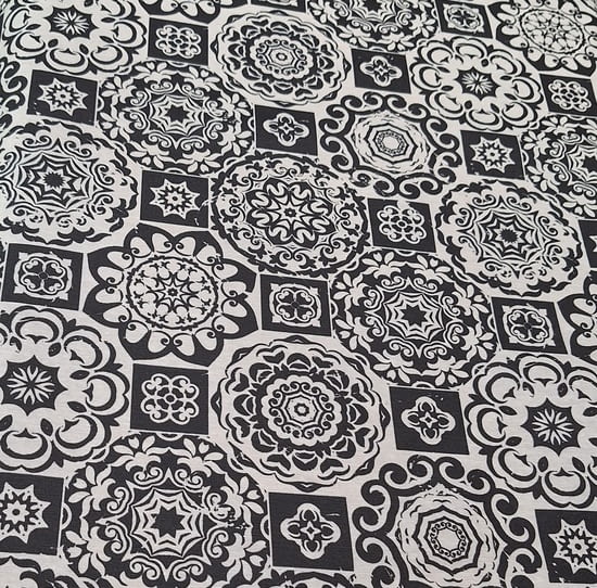 Tela resinada negra y blanca para mantel - 5