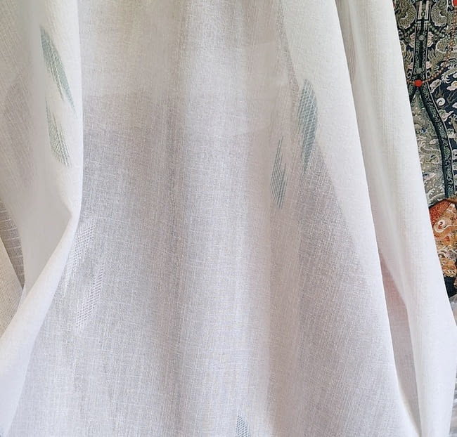 Tela visillo blanco con motivos azulados - 1