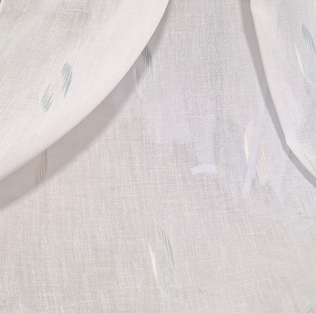 Tela visillo blanco con motivos azulados - 3