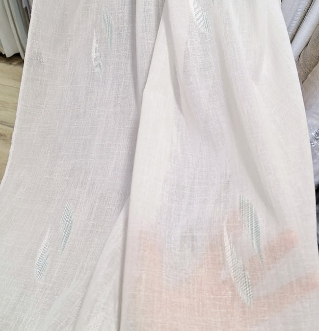 Tela visillo blanco con motivos azulados - 4