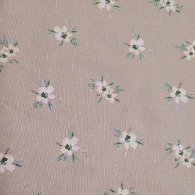 Tela mantel antimanchas color topo con flores - 5