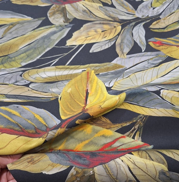 Tela exterior negra con hojas - 1