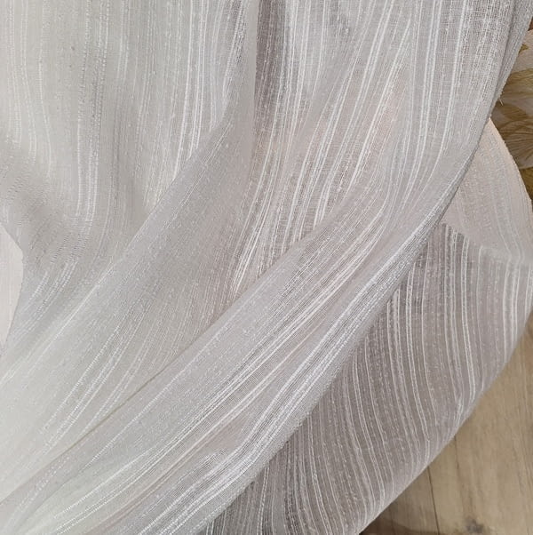 Tela visillo blanco multirayitas rústico