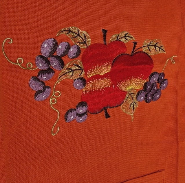 Delantal naranja con bordado - 3