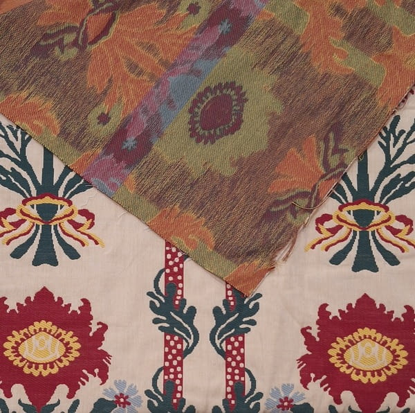 Retal tela jacquard flor roja 95 x 105 cm - 4