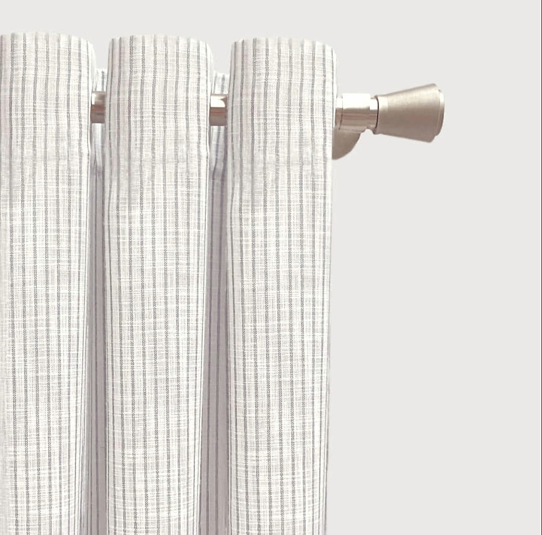 Visillo confeccionado rayitas grises. Varias medidas