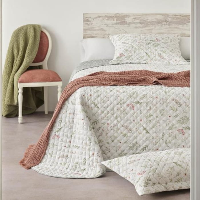 Colcha boutie florecillas verde y caldero