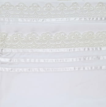 Sábanas raso blanco con puntilla. Cama 135