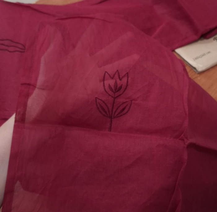 Visillo confeccionado bordado granate Pallu - 3