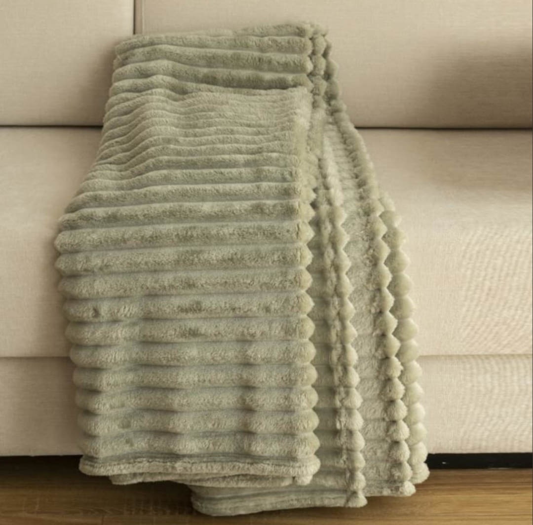 Manta sofá grande terciopelo verde menta 140 x 200