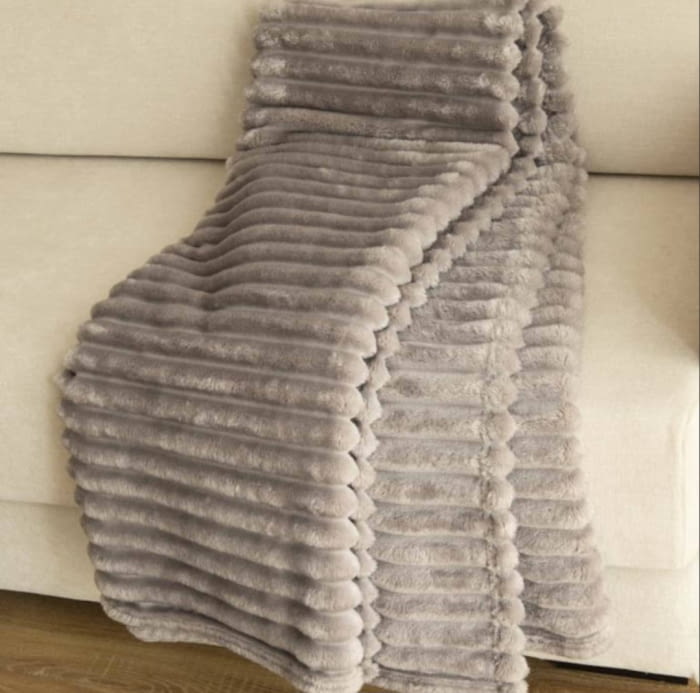 Manta sofá grande terciopelo taupe 140 x 200