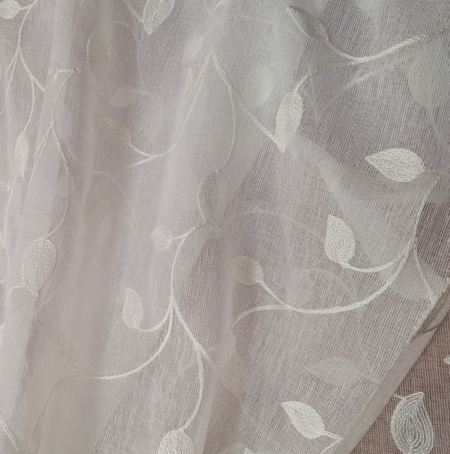 Tela visillo blanco por metros hojas bordadas - 3