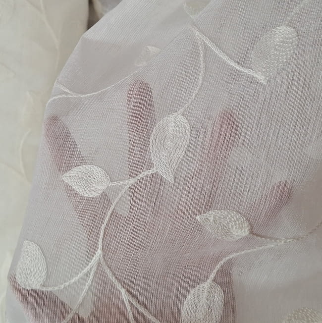 Tela visillo blanco por metros hojas bordadas - 4