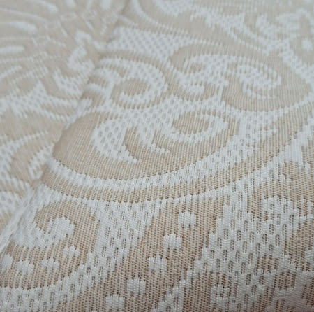 Colcha de verano adamascada beige. Cama 80 - 2