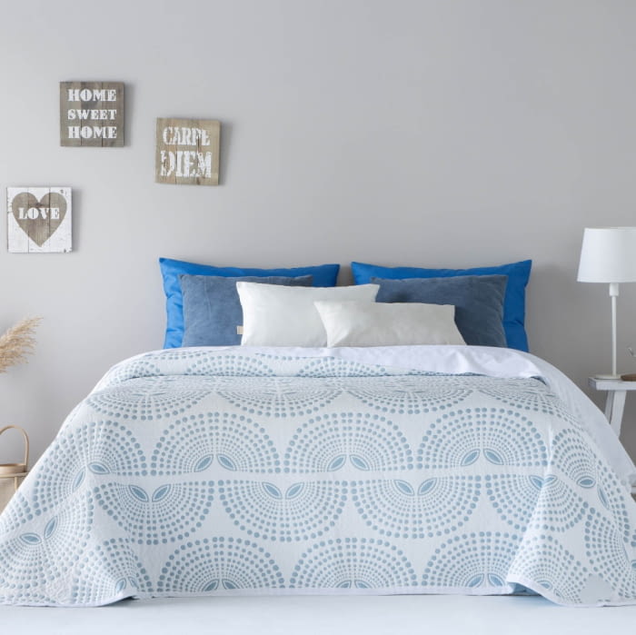 Colcha Lorba de verano dibujos geométricos azul cama 135