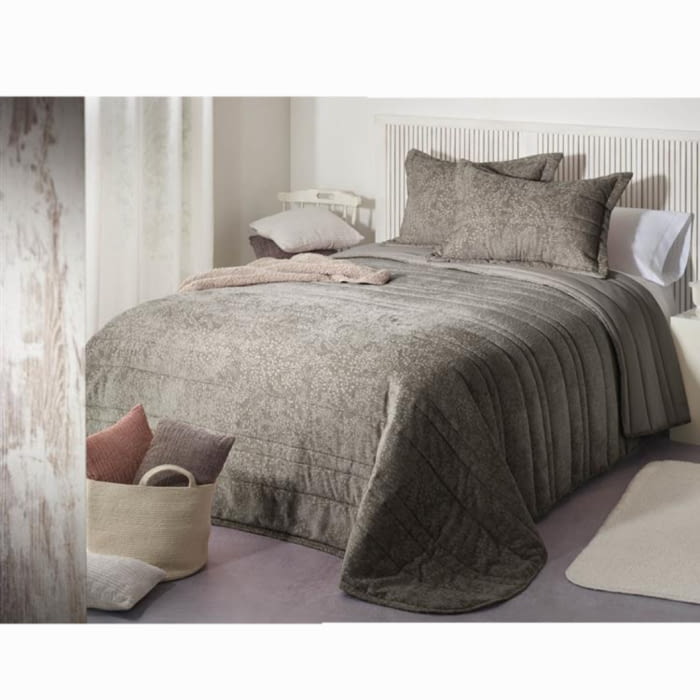 Edredón visón de chenilla con labrado
