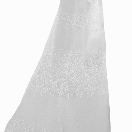 Tela visillo franjas hojitas bordadas