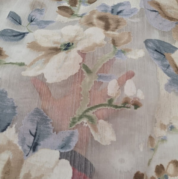 Tela visillo organza con flores azules - 1