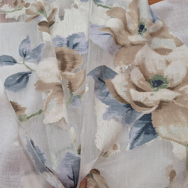 Tela visillo organza con flores azules - 2