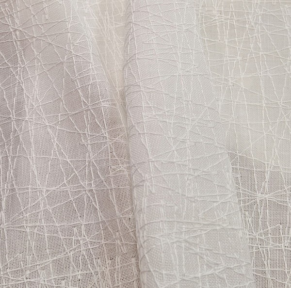 Tela visillo trazos bordados blanco