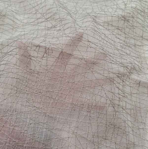 Tela visillo trazos bordados grises - 1