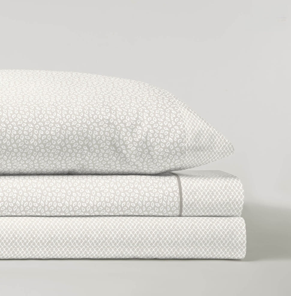 Sábanas hojitas beige. Cama: 135