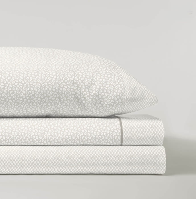 Sábanas hojitas beige. Cama: 135