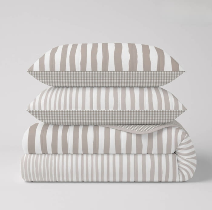 Colcha boutie reversible rayas y cuadros beige