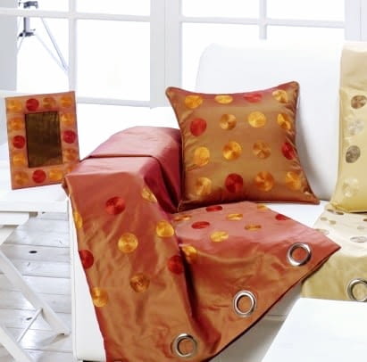 Cortina círculos bordados