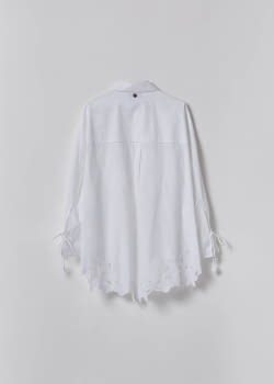 BLUGIRL camisa blanca con flores endamascada - 6