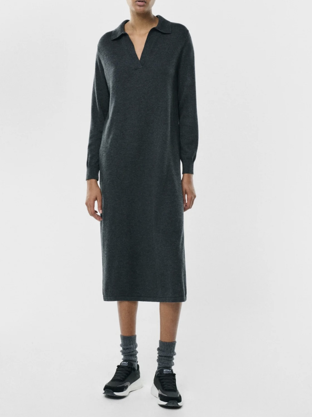 ECOALF vestido en lana color gris oscuro con  capucha