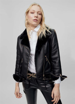 LOLA CASADEMUNT chaqueta de corte perfecto en  ecopiel color negro con pelo - 1